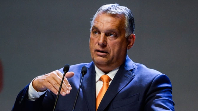 Унгарският премиер Виктор Орбан призова днес за оставката на заместник председателя