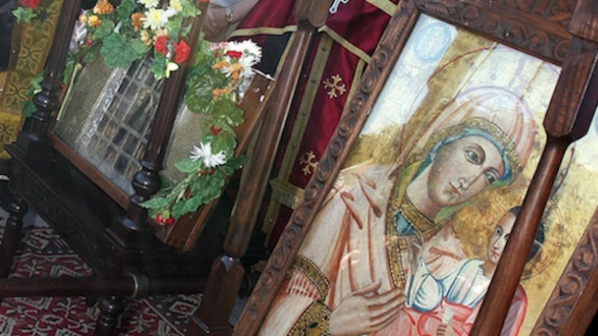 Днес църквата почита Покров на Пресвета Богородица В повечето славянски езици