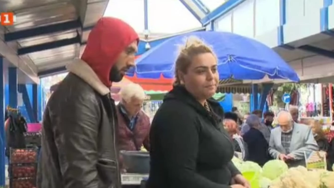 Търговци на плодове и зеленчуци от Женския пазар нападнаха инспектори