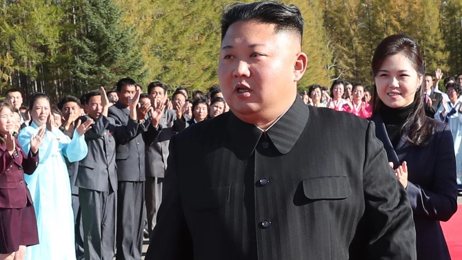 Лидерът на Северна Корея инспектира дейностите по възстановяване в наводнено