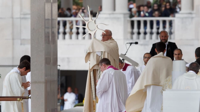 Ватиканът публикува днес подписаната вчера от Папа Франциск Франциск на