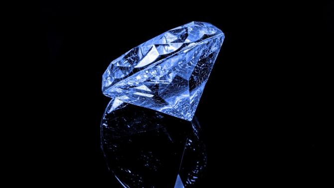 Рядък диамант с размер на яйце бе продаден за 15,7 млн долара