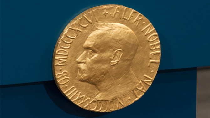 Нобеловата награда за литература е учредена през 1901 г. Присъжда