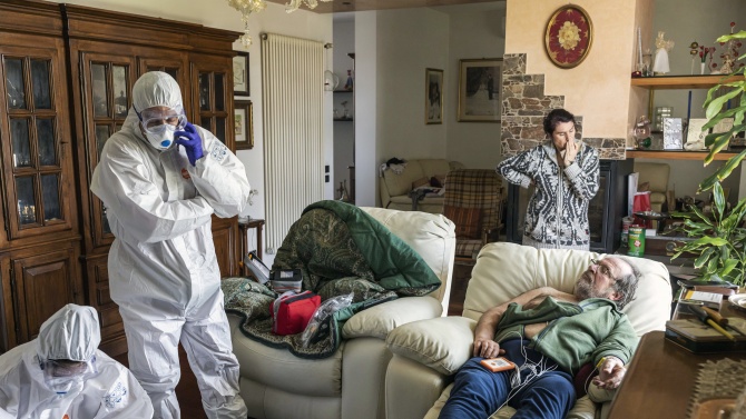 Италия регистрира днес тревожено увеличение на новите случаи на коронавирус,