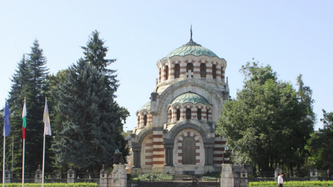 Параклисът-мавзолей "Свети Георги Победоносец" в центъра на Плевен утре ще
