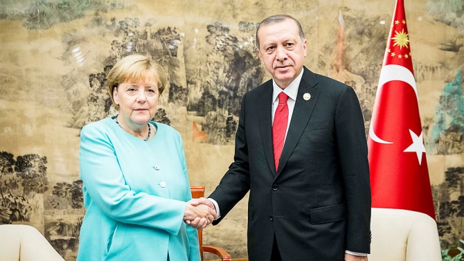 Турският президент Реджеп Ердоган каза на германския канцлер че решенията