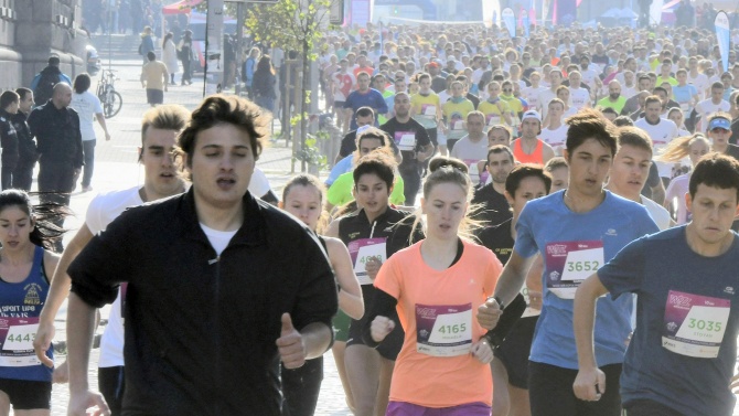 Разпитват мъжа, който изблъска състезателка на маратона в София