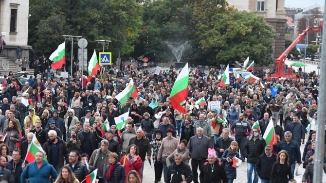 101-а вечер на протести в София