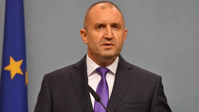 Държавният глава Румен Радев Румен Георгиев Радев е български военен