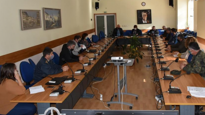 Общинският щаб за борба с COVID-19 в Ловеч обсъди допълнителни препоръчителни мерки