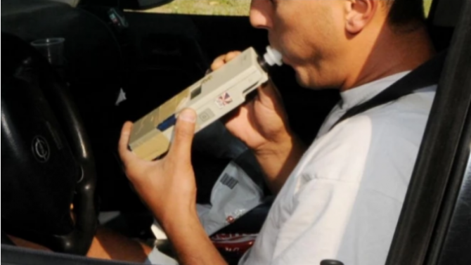 Намалява ли се умишлено броят на тестваните за алкохол и наркотици шофьори у нас?