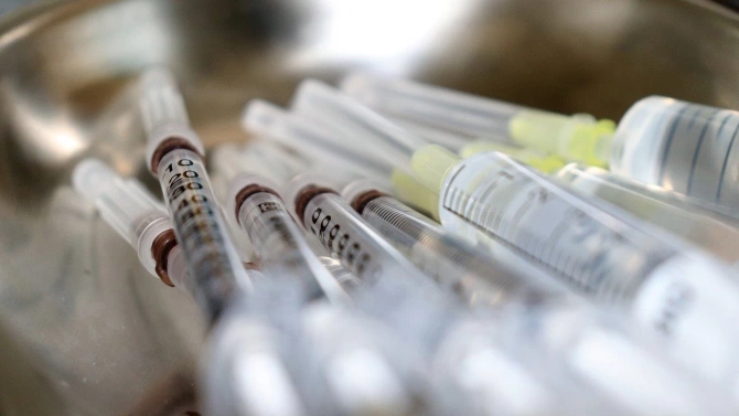 Противогрипните ваксините вече са в България и днес следобяд ще