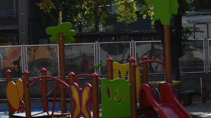 Почти половината от детските площадки в Асеновград са отремонтирани от