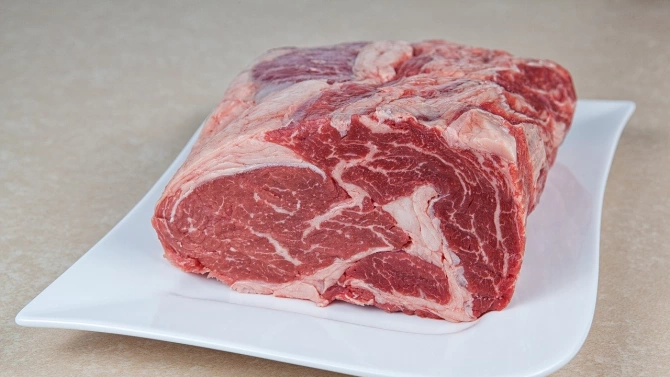 От магазин в Ракитово са иззети близо 700 килограма месо