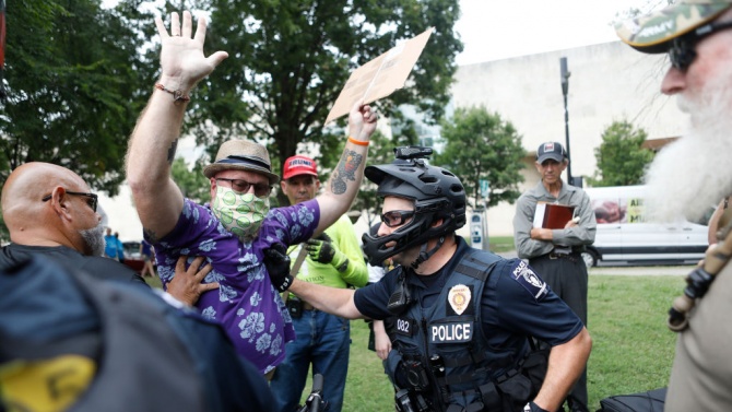 Предизборен митинг в Северна Каролина доведе до сблъсък с полицията