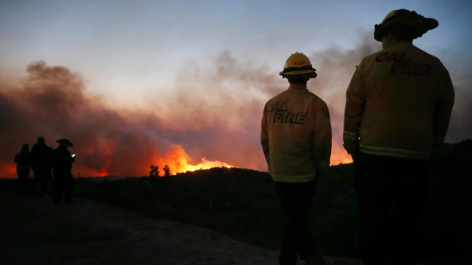 В района на Лос Анджелис избухна горски пожар който наложи