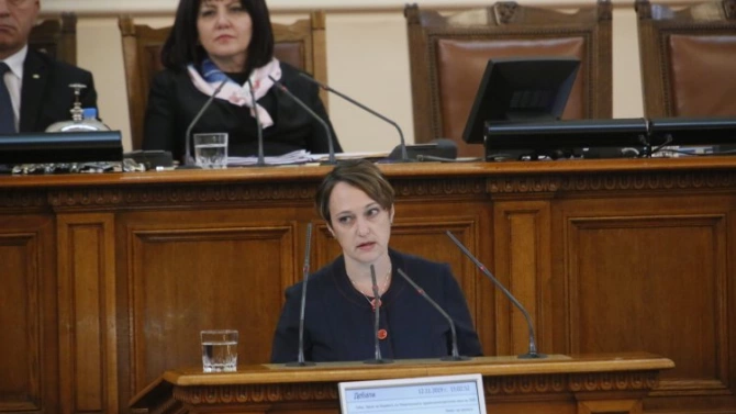 Четвърти депутат от БСП е с коронавирус Анна Славова съобщи
