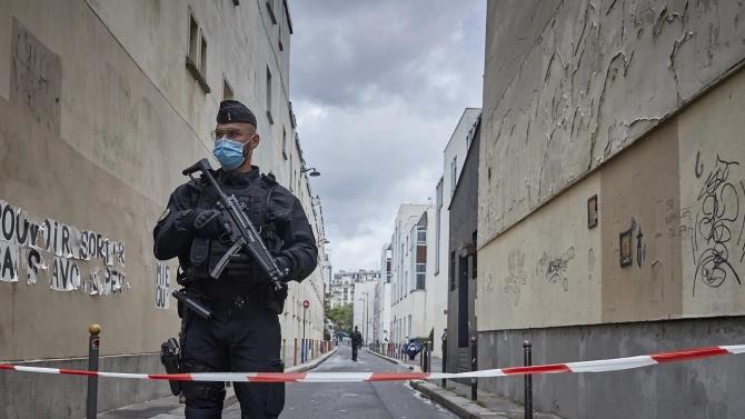 Френската полиция е арестувала още двама души след като трима