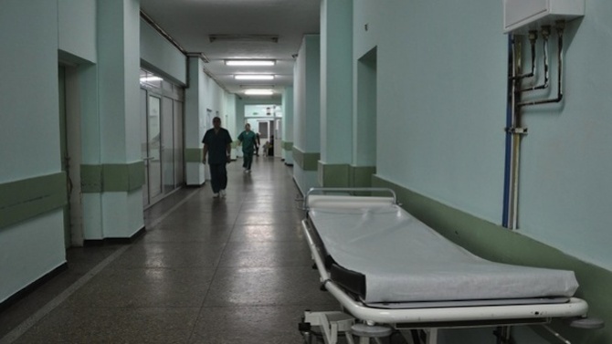  Общопрактикуващ доктор оказва помощ на сътрудниците си в болничното заведение в Попово 