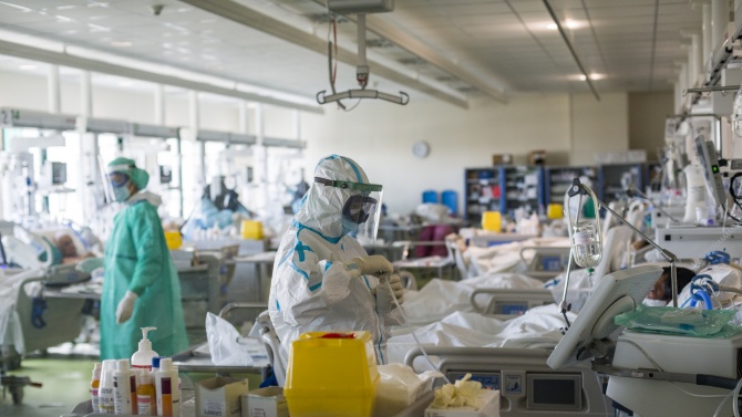 Италия регистрира 39 811 нови случая на коронавирус за изминалите