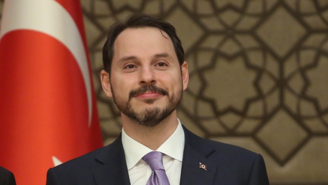 Турският министър на финансите подаде оставка