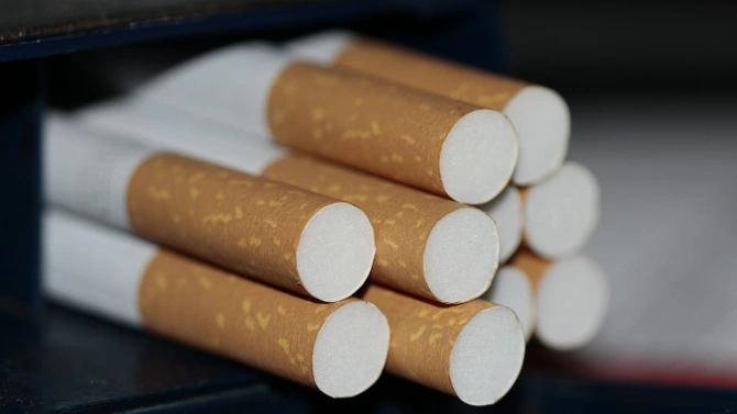 Митнически служители задържаха 103 600 къса 5180 кутии цигари при