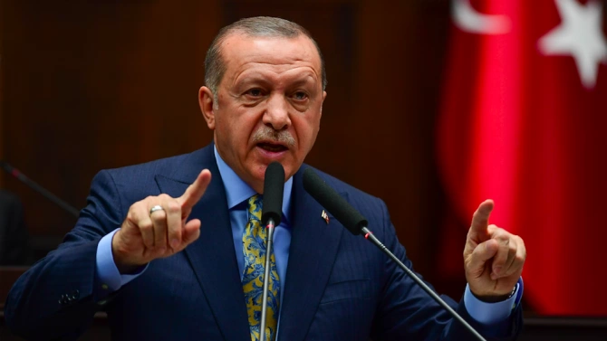 Турският президент Реджеп Тайип Ердоган уволни гуверньора на централната банка