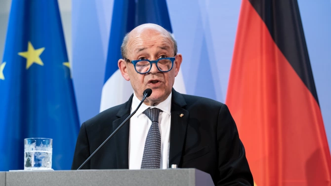 Франция храни дълбоко уважение към исляма заяви френският външен министър