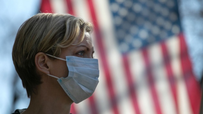 САЩ станаха първата страна в света с над 10 милиона заразени с коронавирус