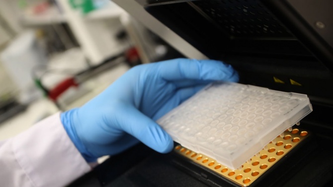 Иран ще удвои броя на тестовете за коронавирус до 100 000 на ден