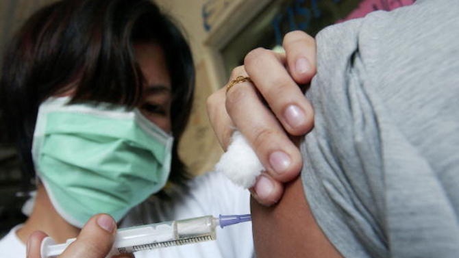 Властите в Полша планират да започнат ваксинацията срещу коронавирус с