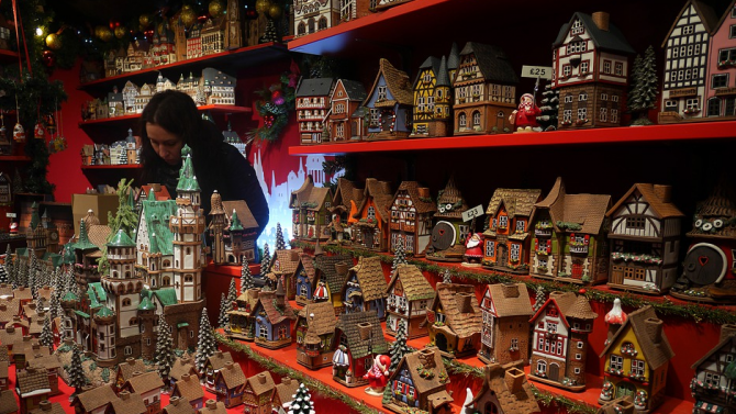  Забранява се разполагането на маси и потреблението на място на територията на откритите Коледните базари в София 