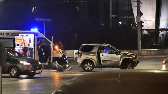 Джип Тойота катастрофира на столичното кръстовище Инцидентът стана между булевардите България