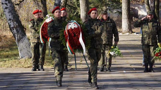 С поредица от събития Сухопътните войски честват своя боен празник