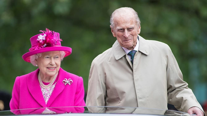 Британската кралица и принц Филип отпразнуваха 73 та годишнина от сватбата