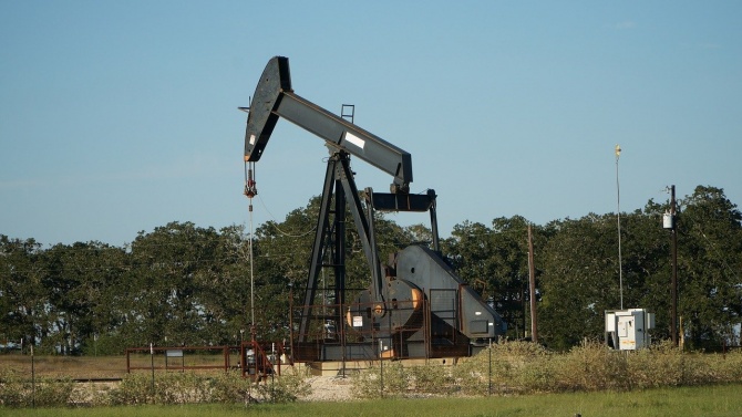 Петролните фючърси се търгува на най-високи ценови нива от март