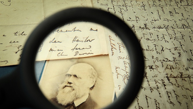 Откраднаха бележници на Дарвин за милиони лири