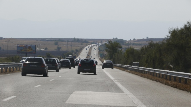 На границата с Гърция трафикът на автомобили тази сутрин е
