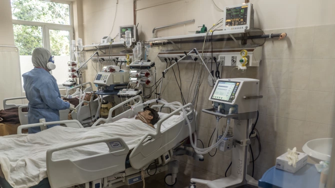След близо 20 дневна битка с коронавируса е починал младият рентгенолог
