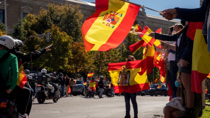 Хиляди хора в над 50 испански града участваха в протестни
