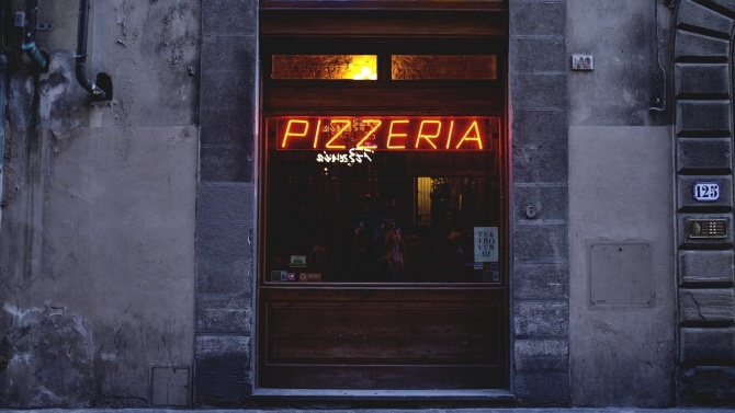 Германска пицария, кръстена на известен антимафиот, разгневи Италия