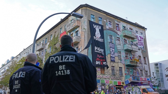 Близо 13 хиляди жители на германския град Франкфурт бяха евакуирани