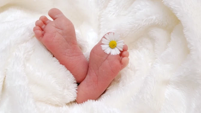 Американка роди момиченце през октомври от ембрион замразен през 1992