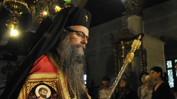 Пловдивският митрополит Николай отслужи тази сутрин Архиерейска света литургия за