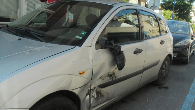 Пиян шофьор помля паркирани автомобили в Пловдив Инцидентът е станал