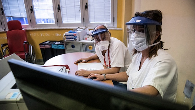 Доставят допълнително оборудване на общинските болници и социални домове в София