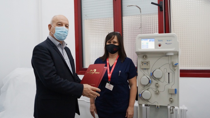 Районният център по трансфузионна хематология в Стара Загора получи апарата за извличане на кръвна плазма, дарен от ГЕРБ