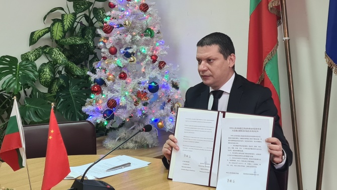 Илиан Тодоров подписа споразумение за сътрудничество с провинция Джянси