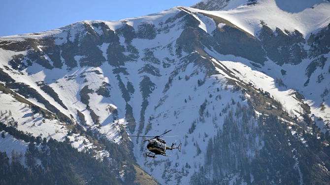 Петима души загинаха при инцидент с хеликоптер във Френските Алпи