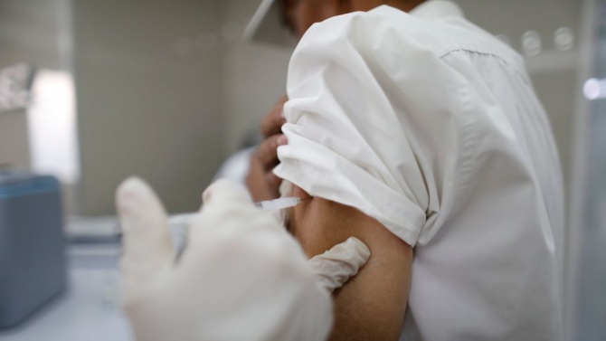  Европейската организация по медикаментите форсира процедурата за одобрение на имунизацията на 